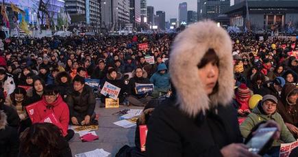 朴槿恵韓国大統領の弾劾支持・反対両派が集会