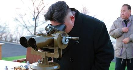 金正恩氏、朝鮮人民軍を指導して弾道ミサイル４発を発射