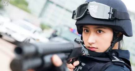 キリリと美しい女性警察官たちの写真がネット上で話題に 深セン