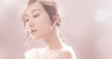 女神の魅力が溢れる!女優韓雪のピンク系の春季写真を撮影