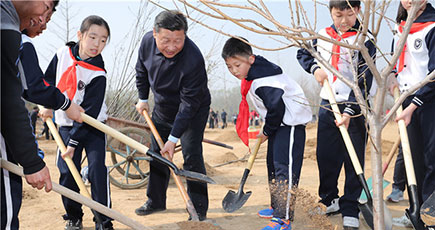 中国共産党と国家の指導者が首都義務植樹イベントに参加