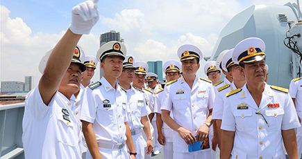 中国海軍遠洋航行訪問編隊がベトナムのホーチミン市に到着　訪問開始