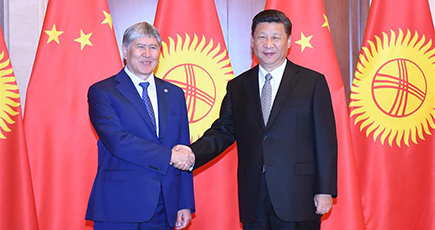 習近平主席、キルギス共和国のアタンバエフ大統領と会見