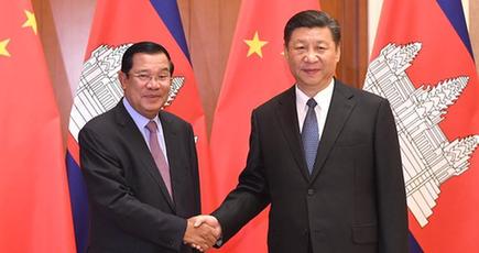 習近平主席、 カンボジアのフン・セン首相と会見