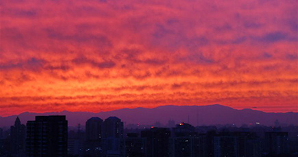 雨後の北京、美しい夕焼けが現れ