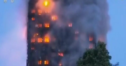 ロンドンの高層アパートで火災、建物に住民がいるかもしれない
