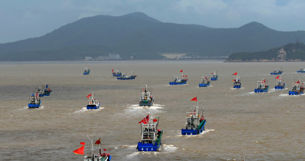 舟山：千艘の漁船が競り合って魚場に赴き
