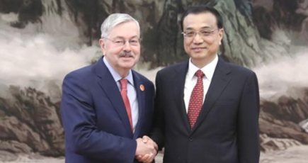 李克強総理、４０カ国の新任中国駐在大使と会見