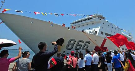 中国海軍の「平和の方舟」号病院船が初めてアンゴラを公式訪問