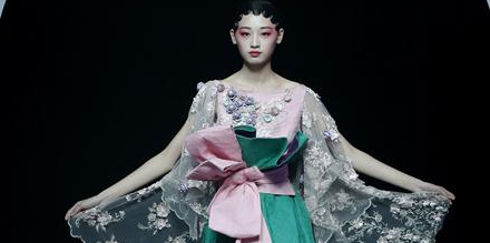 「栄昌夏布・張義超」ファッション発表会は北京で開催