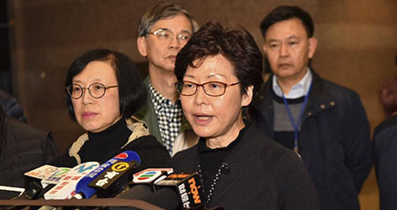 香港の林鄭月娥行政長官、バス業界全体の調査を明言