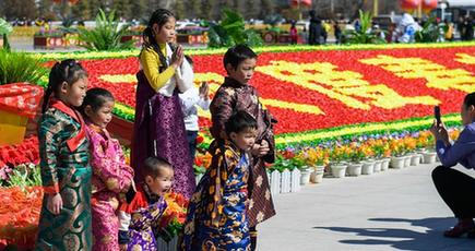 チベット自治区　春節とチベット暦の新年を祝う