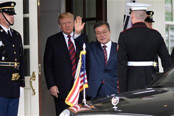 トランプ米大統領、ホワイトハウスで文韓国大統領と会見