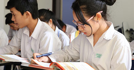 教師の本国派遣から国内育成へ　カンボジアの中国語教育