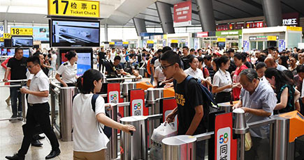 中国の鉄道、夏休みの「暑運」始まる