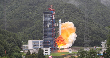 中国、北斗ナビゲーション衛星２基の打ち上げに成功