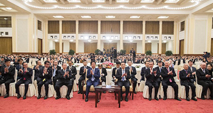 李克強総理、安倍首相と中日平和友好条約締結４０周年記念レセプションに出席