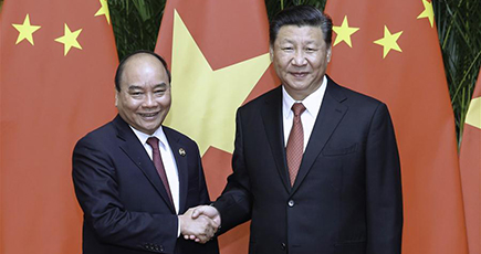 習近平主席、ベトナムのグエン・スアン・フック首相と会見