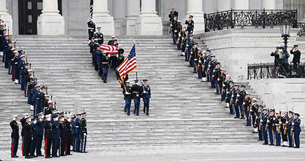 ワシントンでブッシュ元米大統領の国葬