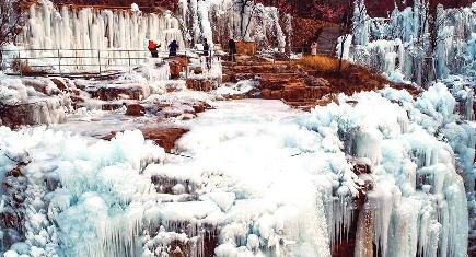 太行山の氷瀑、圧巻の風景　河北省渉県