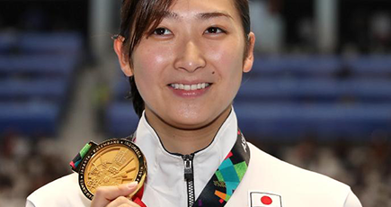 日本の天才水泳少女、池江璃花子選手が白血病公表
