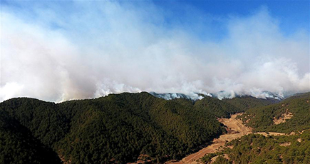 山西省沁源県の森林火災、勢い弱まる