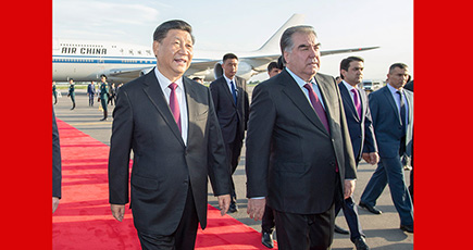 習近平主席、ドゥシャンベ到着　ＣＩＣＡサミット出席並びにタジキスタン公式訪問