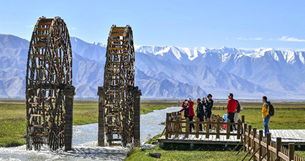 パミール高原で夏を楽しむ　新疆タシュクルガン・タジク自治県