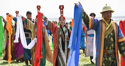 シリンゴルの草原で夏の祭典「ナーダム」が開幕　内モンゴル自治区