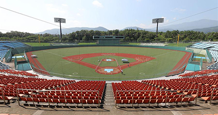 福島あづま球場を訪ねて　東京五輪野球・ソフト会場