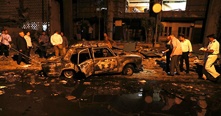 カイロ市内で自動車爆発　死傷者３０人以上