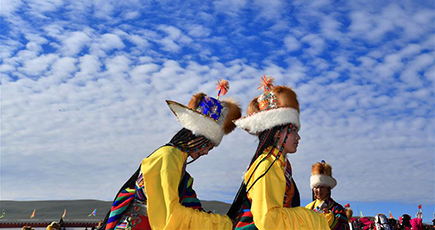 チベット自治区アムド県の伝統的「アンテナ帽」