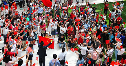 香港で中秋節を祝うフラッシュモブ