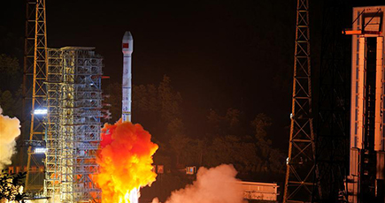 中国の測位衛星「北斗３号」、４７、４８基目の衛星を同時打ち上げ