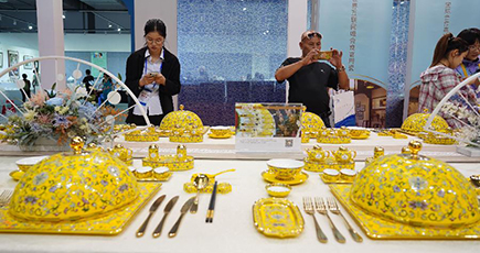景徳鎮国際陶磁博覧会始まる　内外の陶磁器メーカー約千社が出展