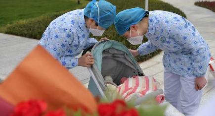 新型肺炎感染の７カ月の赤ちゃん、無事退院　江西省南昌市