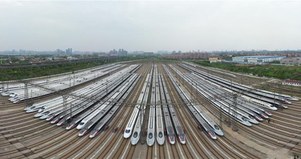 武漢で列車の運行再開準備進む　交通規制間もなく解除へ