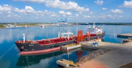 中国とスリランカが共同運営の港湾、給油業務を開始