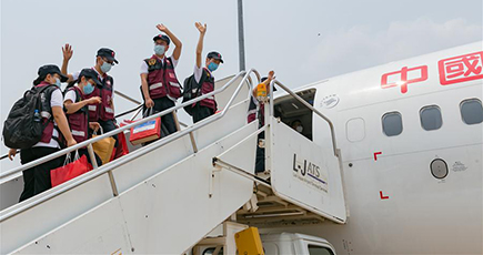 中国のラオス支援チーム、任務終え帰国