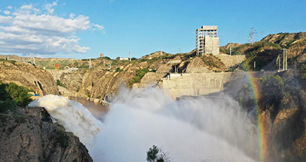 劉家峡ダム、放水を実施　甘粛省