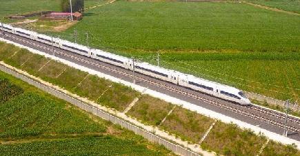 遼寧省と内モンゴル自治区を結ぶ喀赤高速鉄道が開業