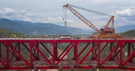 中国ラオス鉄道、雲南省内の特大橋が接合完了