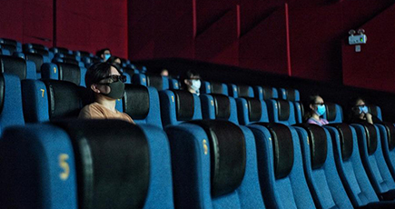 北京市内の映画館が一部再開、感染防止策を取って営業
