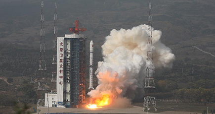中国、光学衛星「環境減災２号０１」の打ち上げに成功