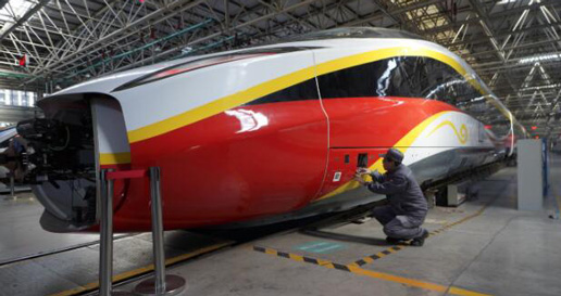中国、時速４００キロの国際フリーゲージ列車を公開　河北省唐山市