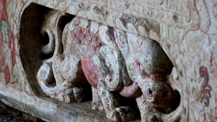 河南省で隋代の漢白玉石棺床墓を発見
