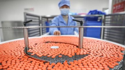 中国の新型コロナワクチン企業、急ピッチで生産