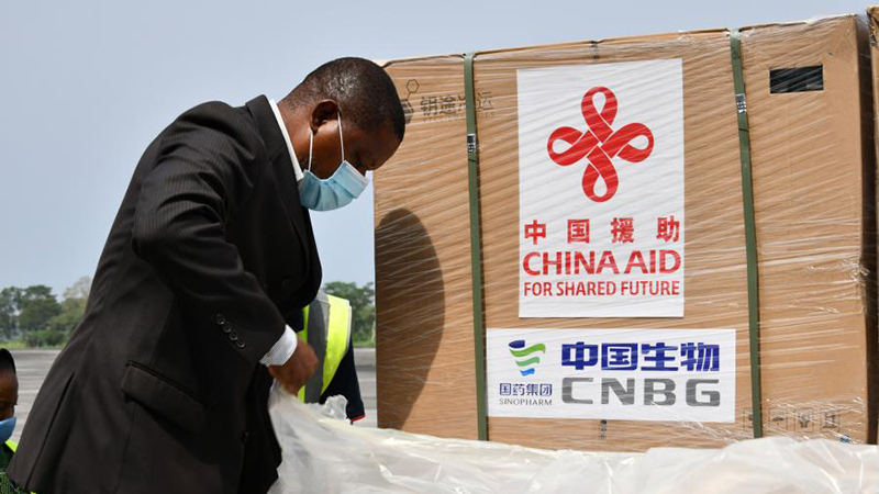 中国がアフリカに援助した第１陣のワクチン、赤道ギニアに到着