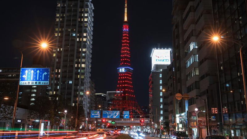 東京タワー、赤色にライトアップ　春節祝う