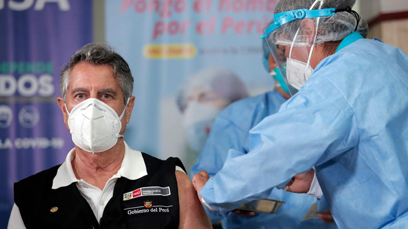 ペルー大統領、中国製コロナワクチンを接種